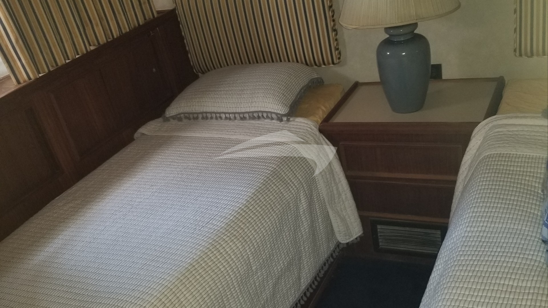 Twin Cabin