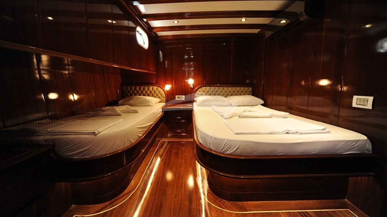 Double Cabin with Single Bed