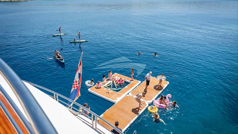 QUEEN ELEGANZA 49m motor yacht charter, photo 6