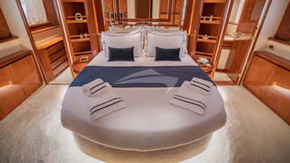 ESTIA ZEUS 23m motor yacht charter, photo 10