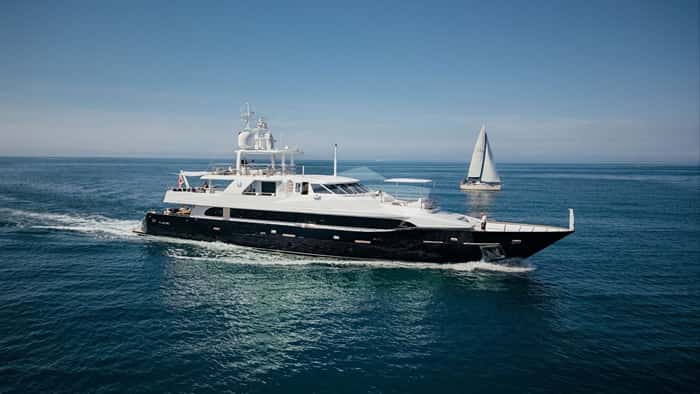 LADY IN BLUE 41m motor yacht charter, photo 3