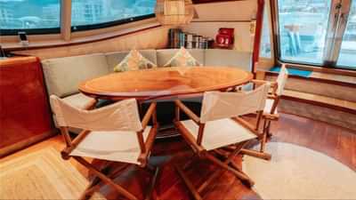 THANDEKA - Table