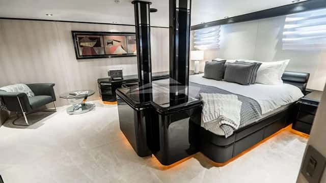 THE PRESTIGE yacht charter photo 5