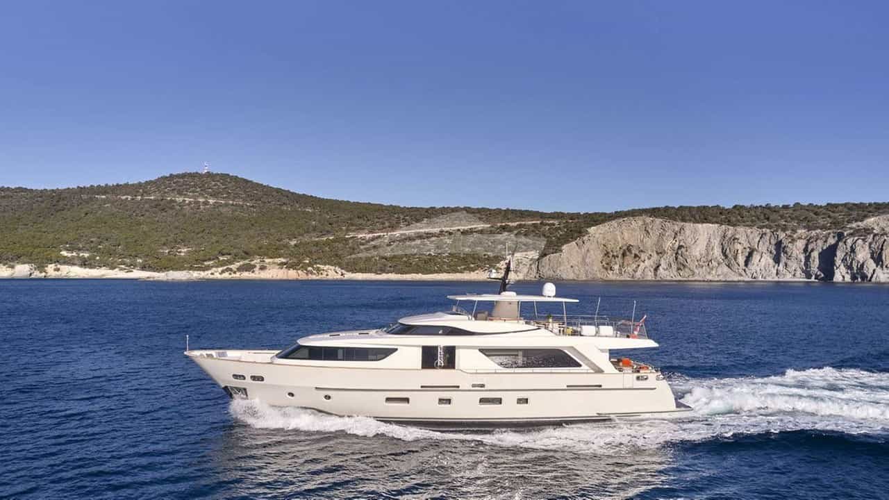 yacht-image