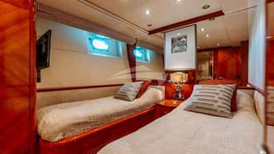 Twin Cabin
