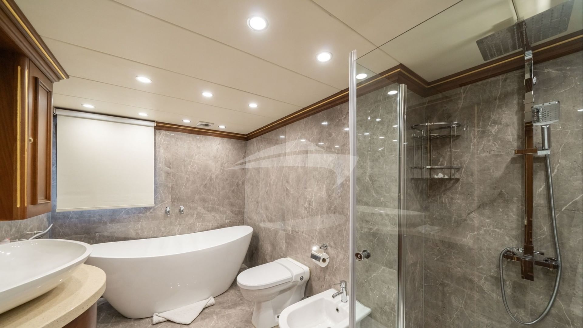 VIP Bathroom - Upper Deck