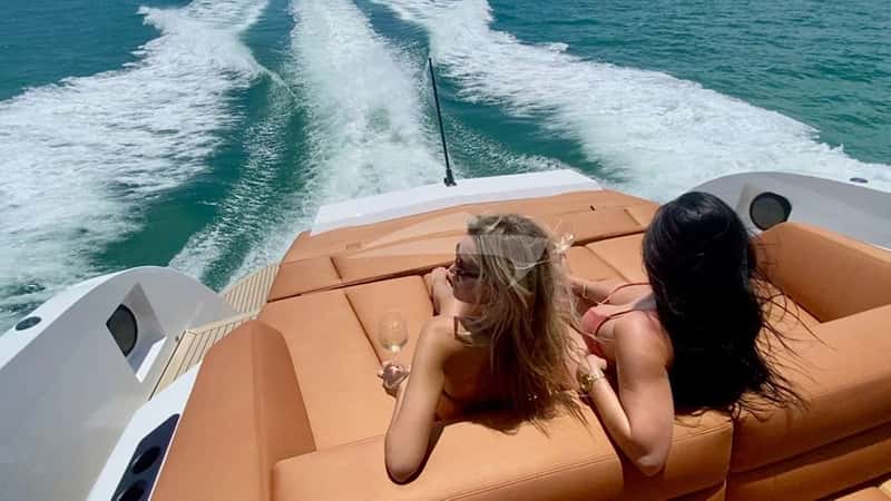 58 VANQUISH 18m motor yacht charter, photo 5