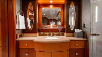 Lower Deck | Guest Stateroom Ensuite