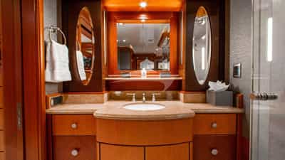 Lower Deck | Guest Stateroom Ensuite