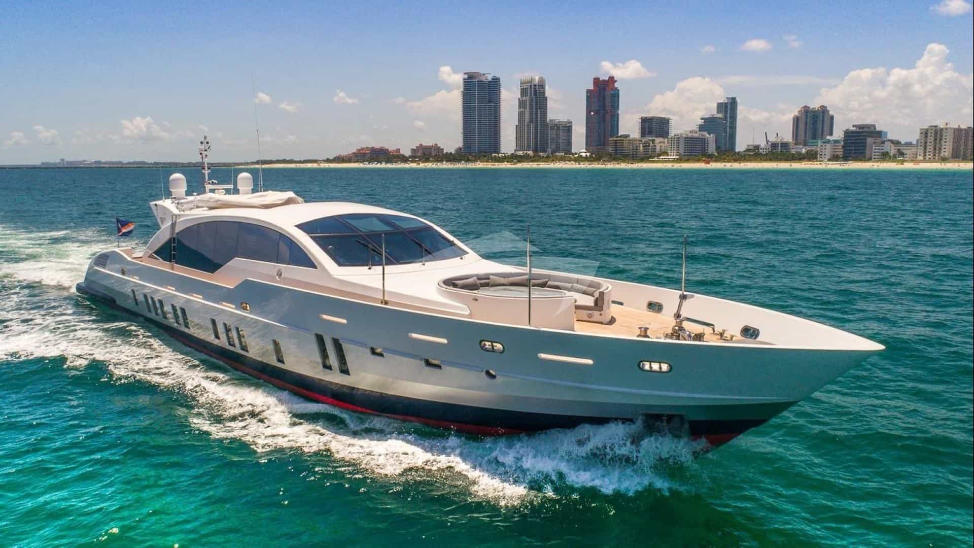 DOUBLE SHOT yacht charter