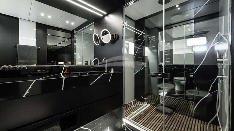 R23 47m motor yacht charter, photo 10