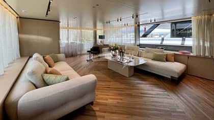 EM3 27m motor yacht charter, photo 13