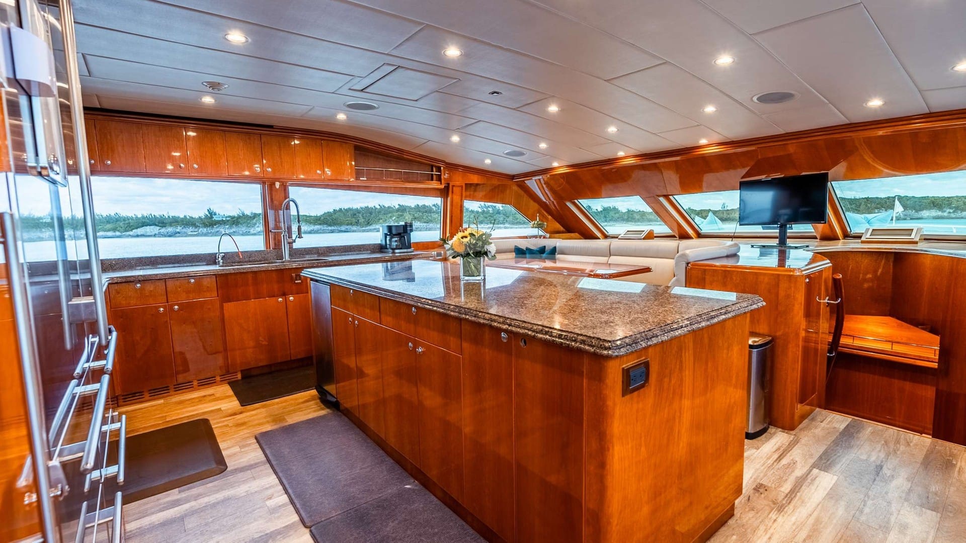 Galley/ Country Kitchen