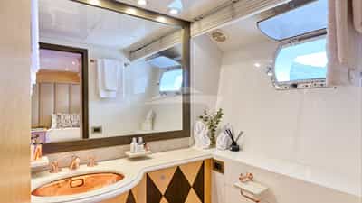 Twin Cabin Bathroom
