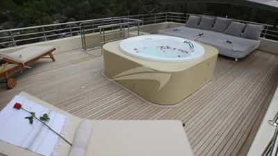 Sundeck with Jacuzzi