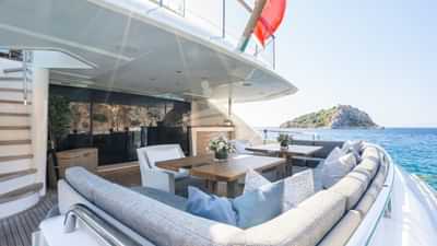 Main deck deck aft