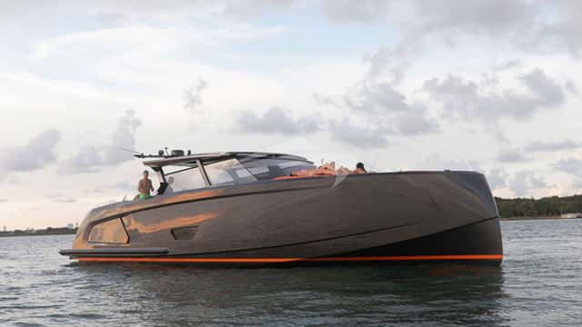 SEXSEA 18m motor yacht for charter