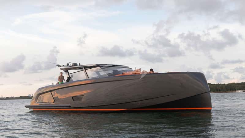 SEXSEA 18m motor yacht charter