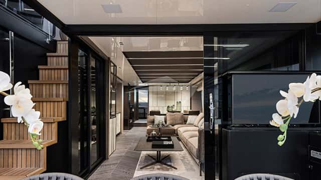 VICTORIA yacht charter photo 3