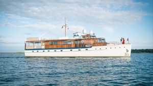 Yacht Charter TIMELESS With Worth Avenue Yachts