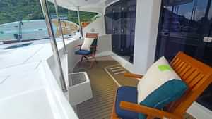 Forward cockpit seating