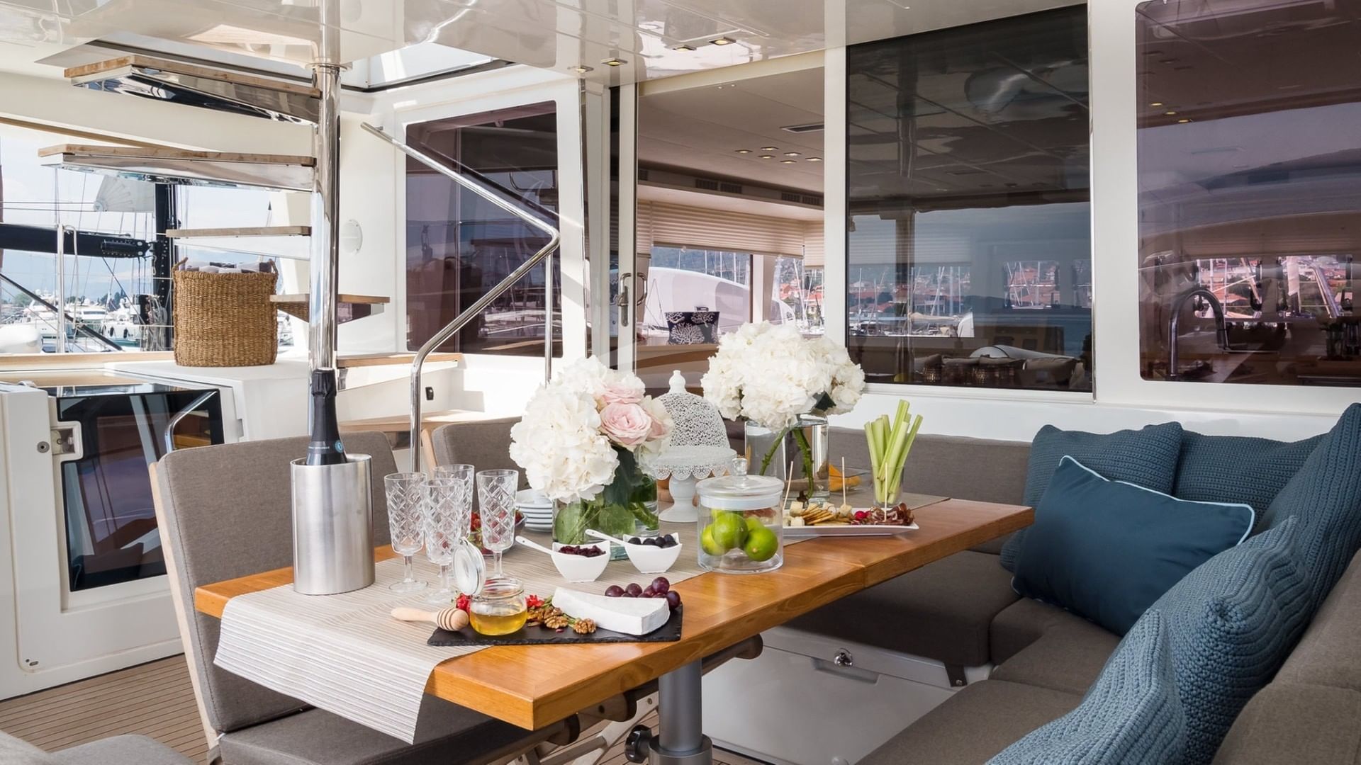 ARCTIC QUEEN COCKPIT