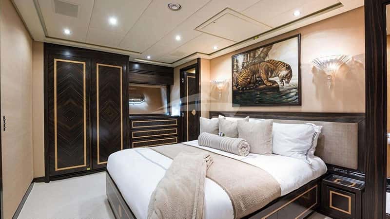 ENCORE 34m motor yacht charter, photo 6