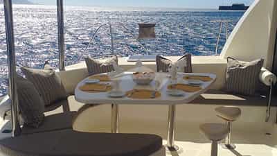 Cockpit lounging area