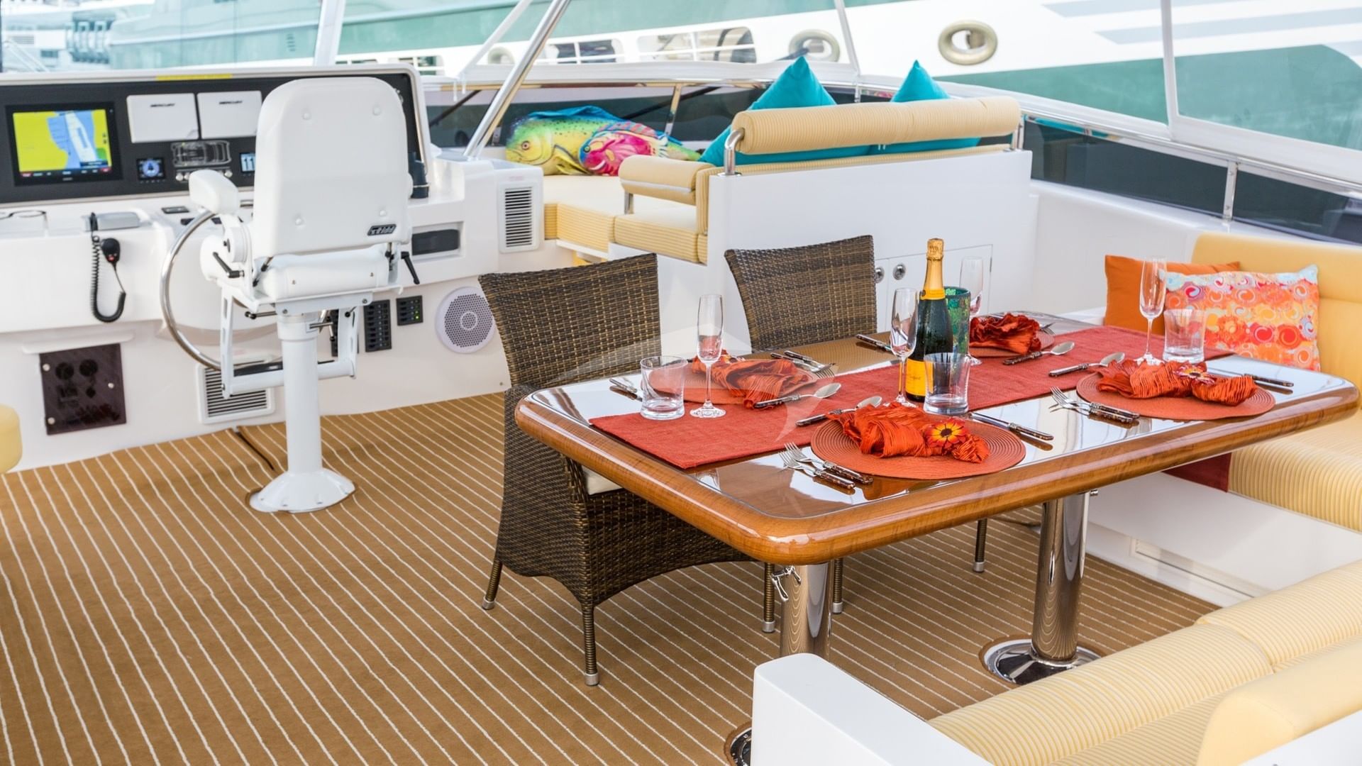 Flybridge helm and dining area