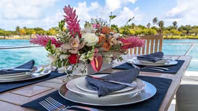 Aft Deck Dining Detail