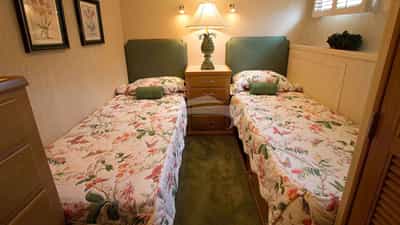 Twin Cabin