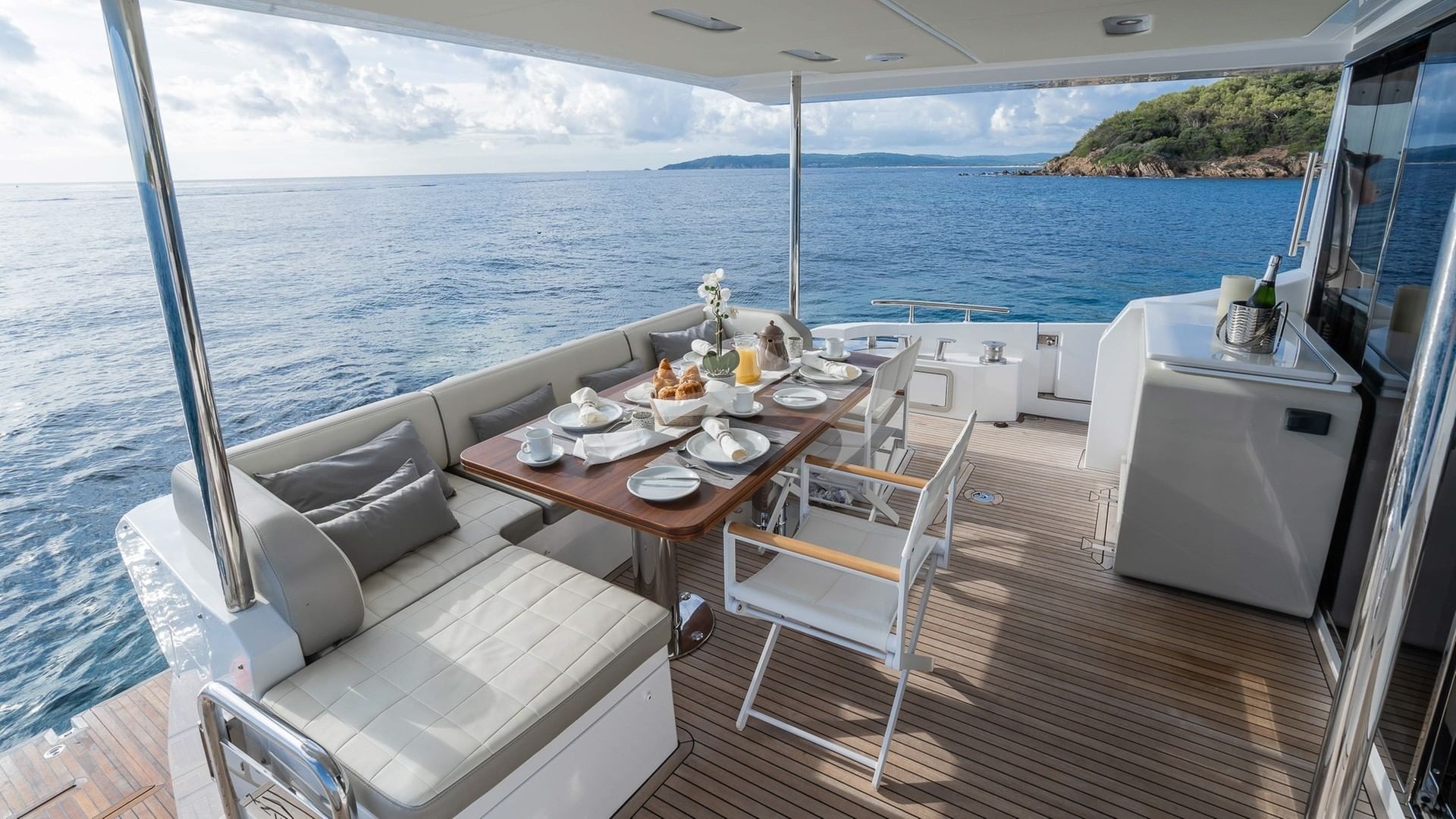 Aft Deck Dining