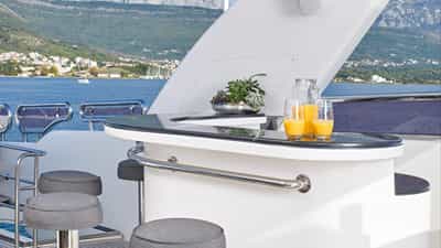 Sundeck bar