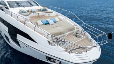 Foredeck sunpads and seating
