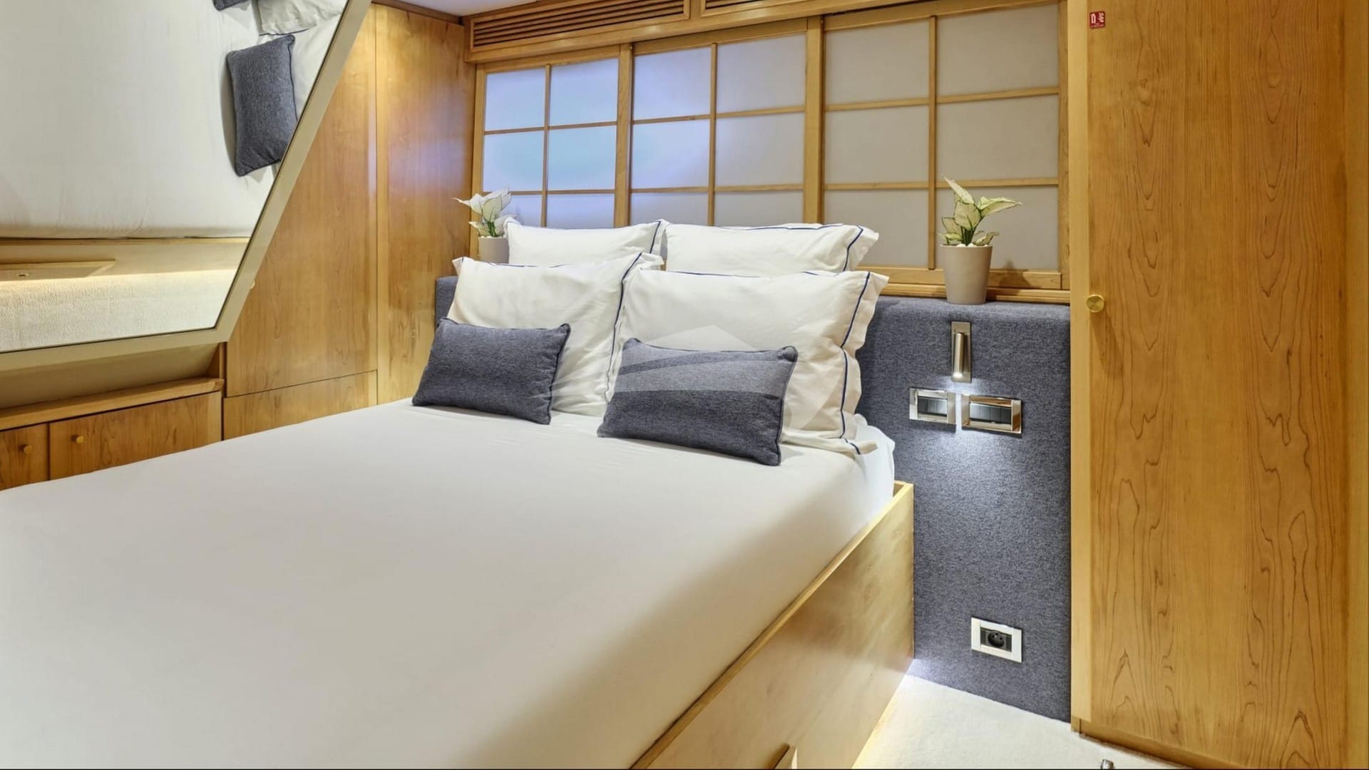 Double Cabin