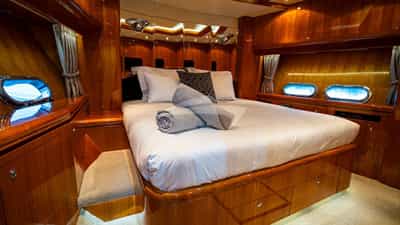 Aft guest cabin