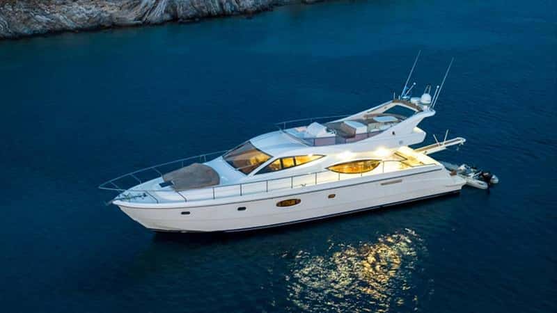 CARTE BLANCHE 17m motor yacht charter, photo 5
