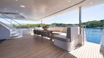 Main deck aft