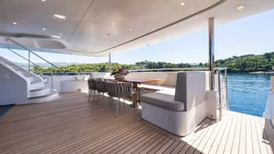 Main deck aft