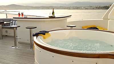 Deck Jacuzzi
