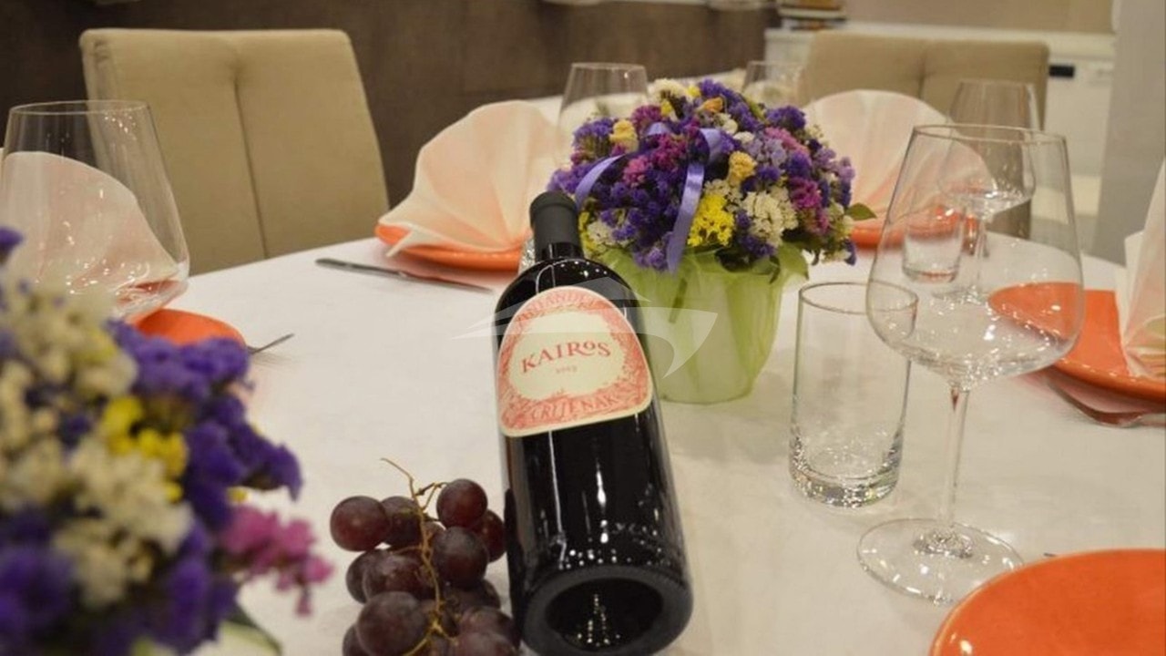 Dining Detail
