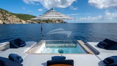 Deck Jacuzzi