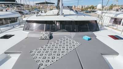 Front Deck Sitting Area