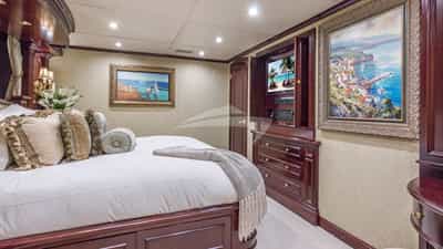 KING STATEROOM