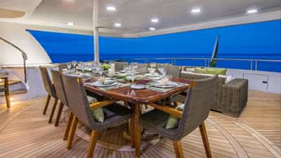 BRIDGE-DECK-DINING-2