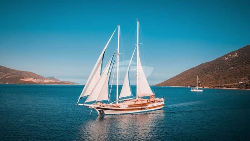 WICKED FELINA 34m motor yacht charter