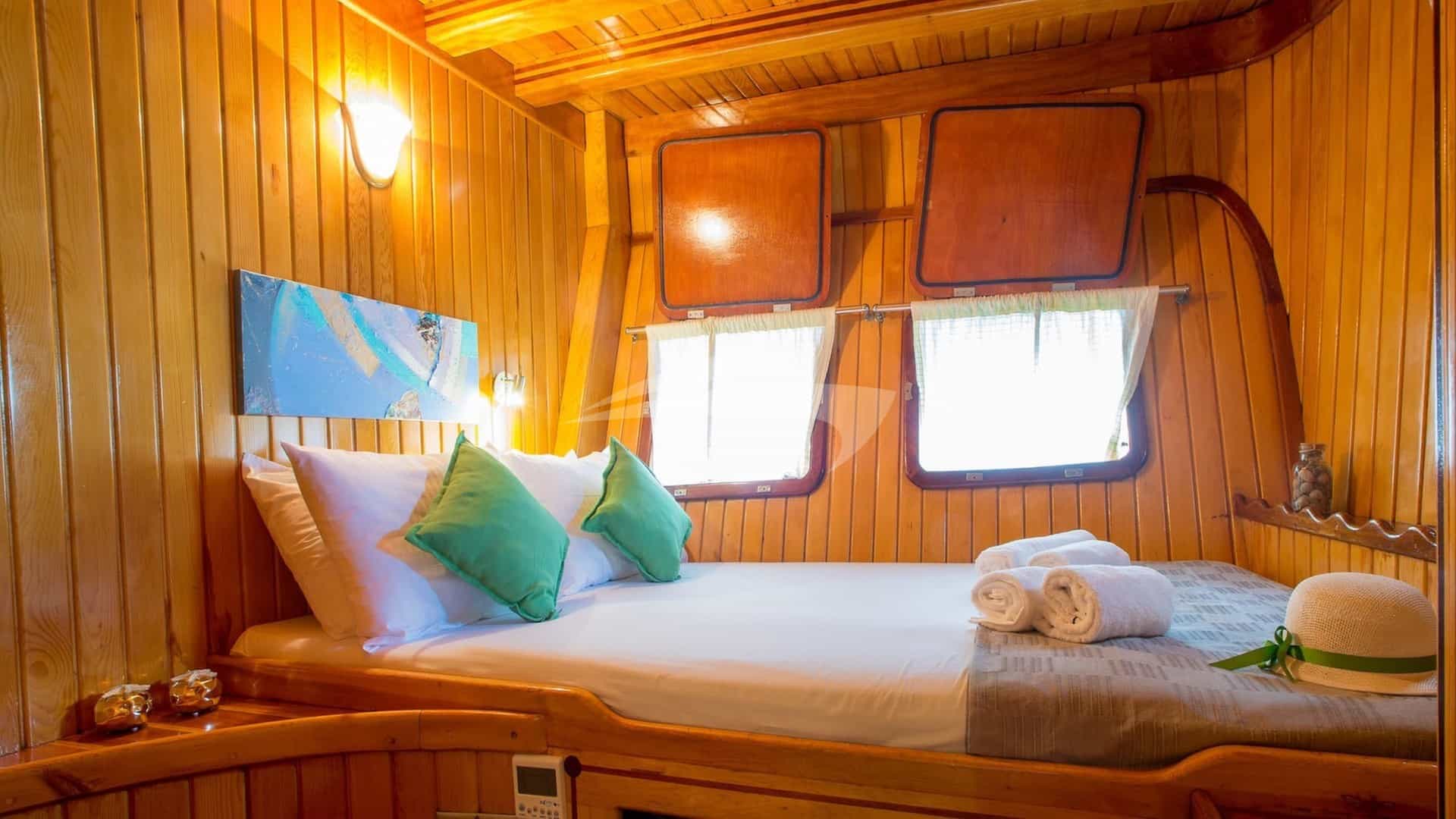 Double Cabin