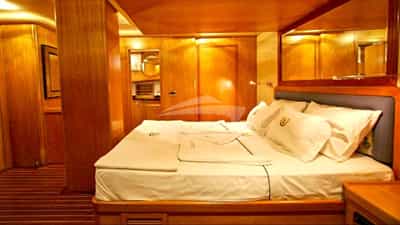 Forward Master Cabin