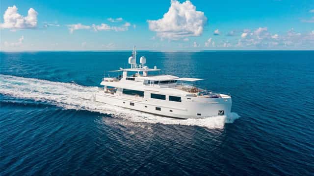 CURFEW II yacht charter photo 3