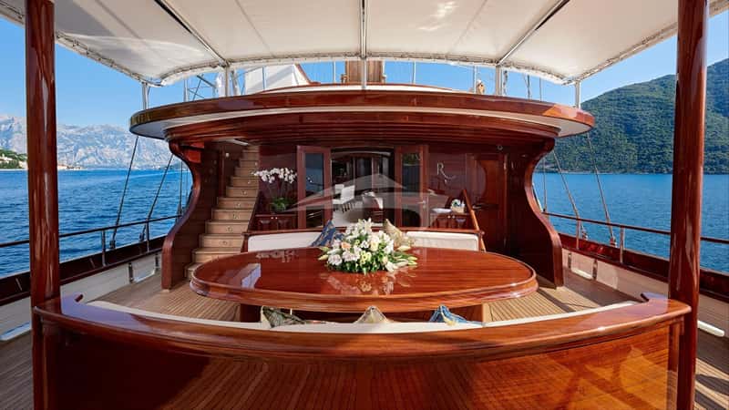 RIANA 42m sailing yacht charter, photo 3